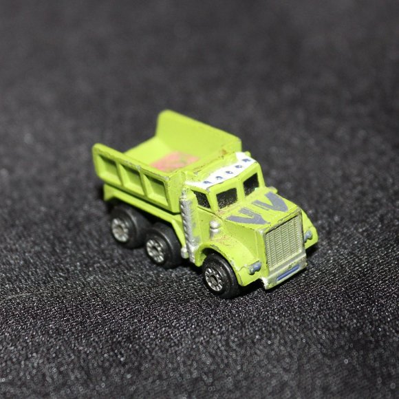 Micro Machines Reflectors Collect #1 Bonus Vehicle Green Dump Truck Ultra Movers - Picture 1 of 8